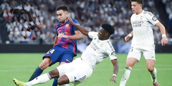 西甲第10轮！皇马2-1巴萨，终结国家德比四连败